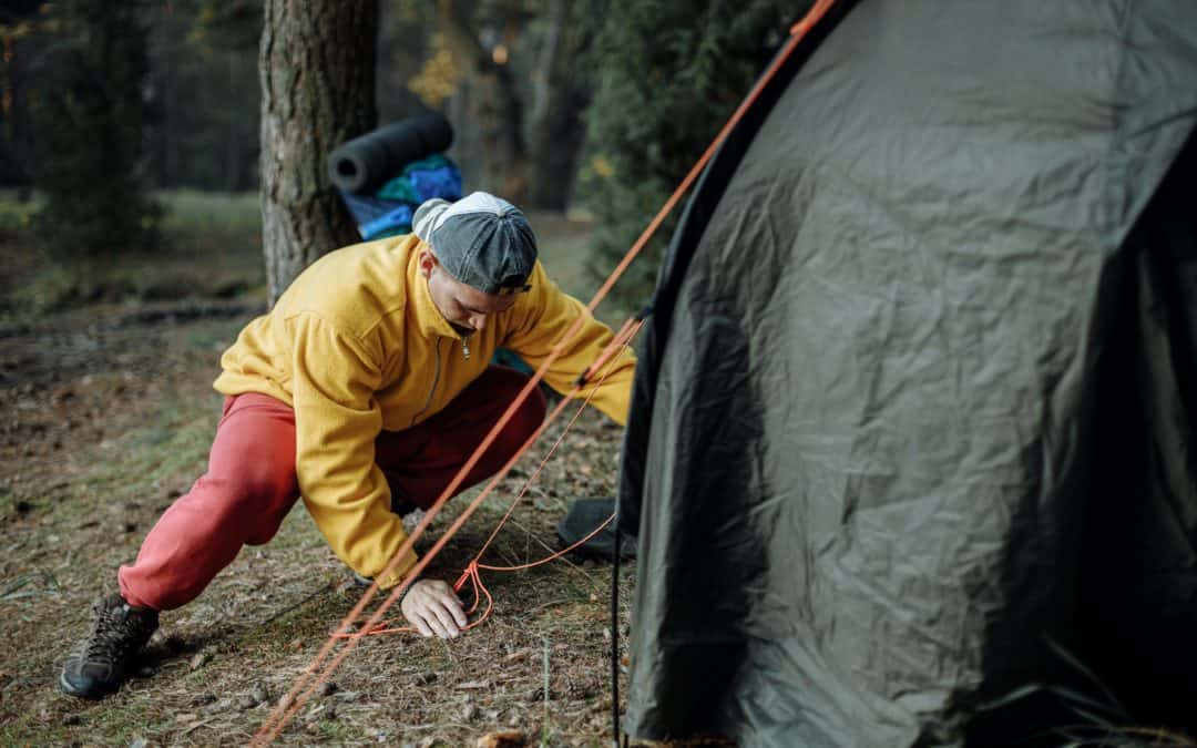 6 Basic Outdoor Survival Skills Every Beginner Should Know