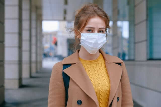 woman wearing face mask